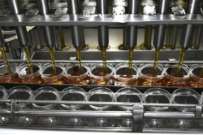 小小火鍋油碟，干出“中國銷量第一”的餐飲服務傳奇